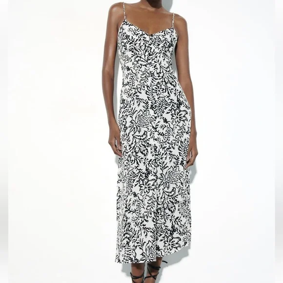 Robe Zara Basique Noir Et Blanc - Taille S (Small) - Occasion Très Bon État